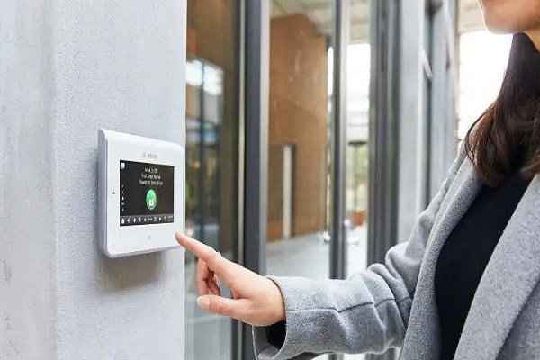 Intrusion alarm device